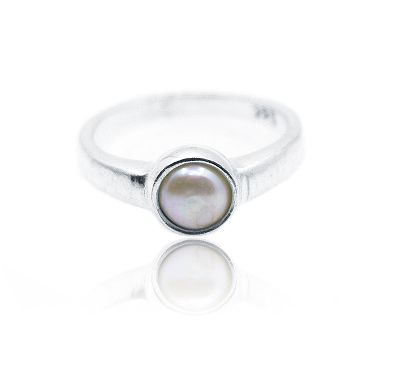 Simple Pearl Ring