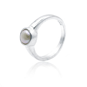 Simple Pearl Ring