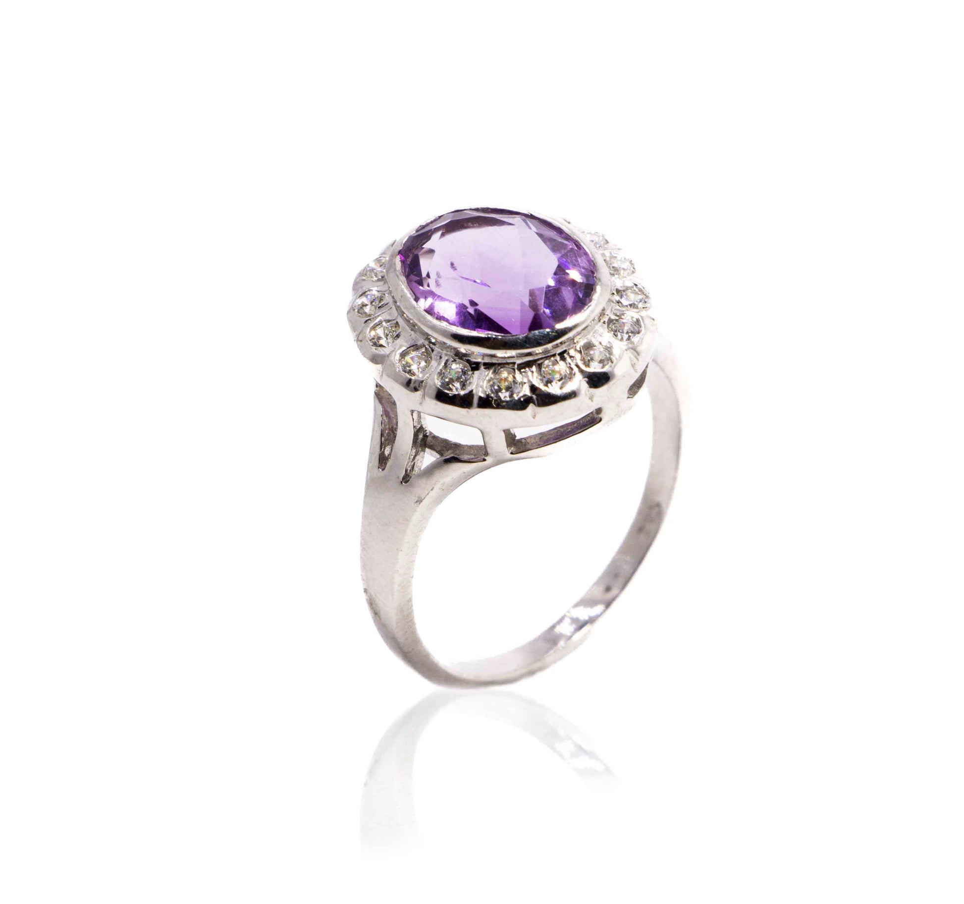 Ladies Ring Purple & White Designe