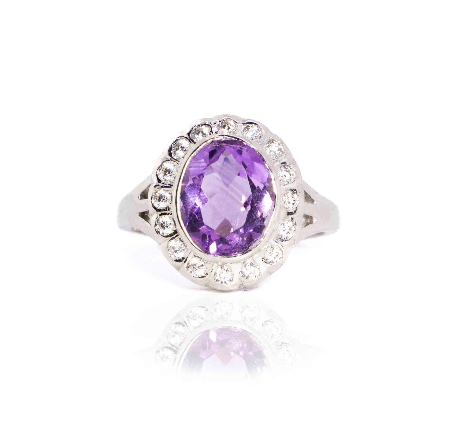 Ladies Ring Purple & White Designe