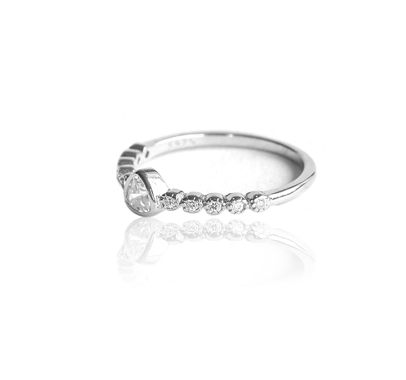 925 Sterling Silver Cz Solitaire Finger Ring for Women and Girls.