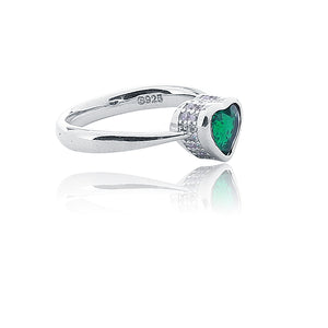 Ladies Ring Silver Green Heart Designe