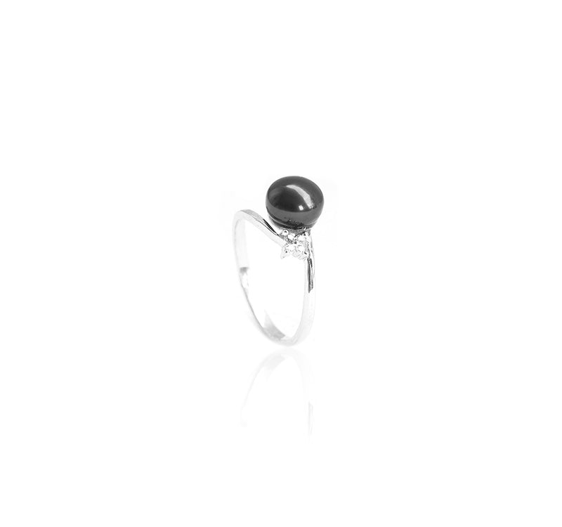 Pearl finger ring in Black pearl for women